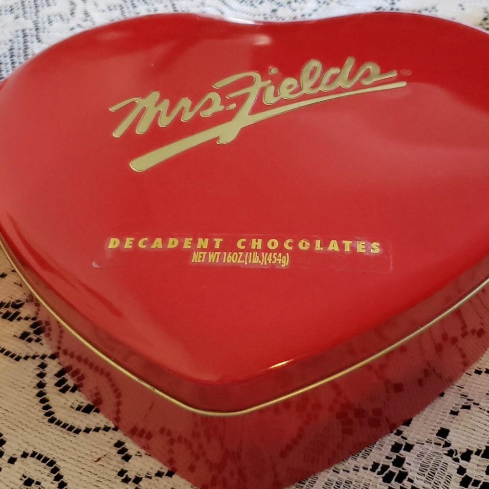 Mrs. Fields Red Heart Metal Cookie Container. - Picture 3 of 5